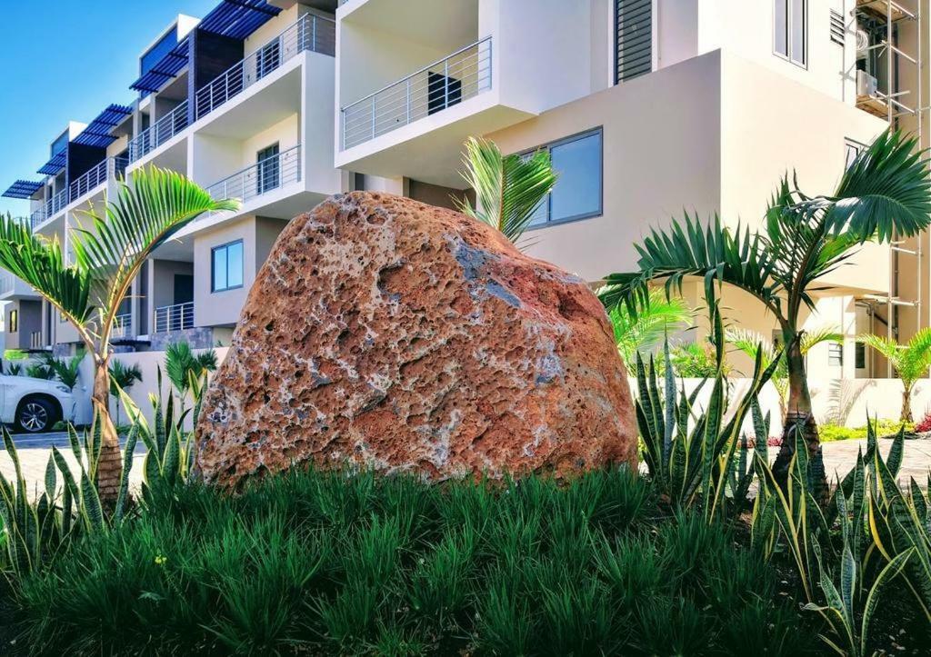 2 Bedroom Flat 15 Mins Walk From Flic En Flac Beach Exterior foto