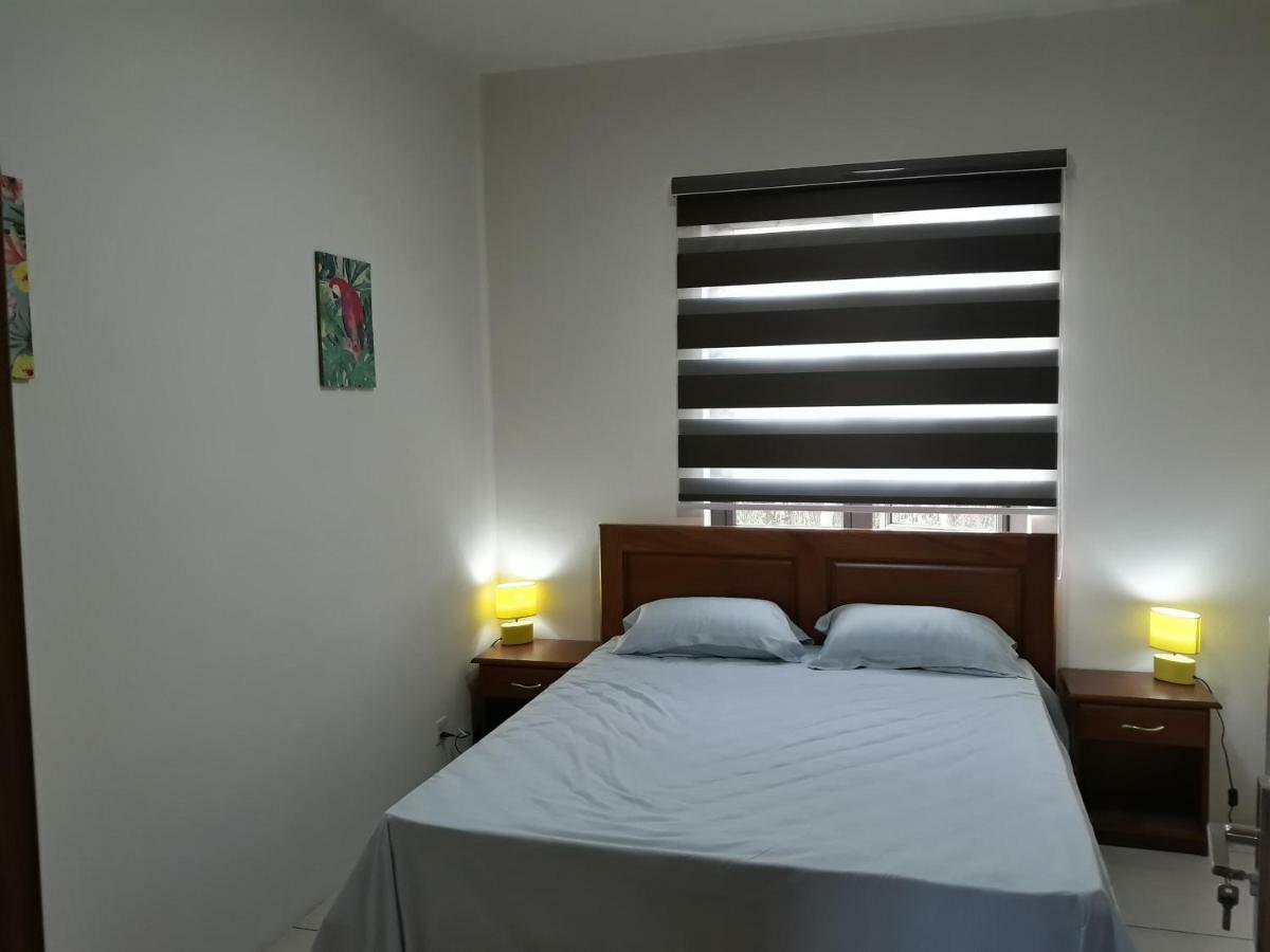 2 Bedroom Flat 15 Mins Walk From Flic En Flac Beach Exterior foto