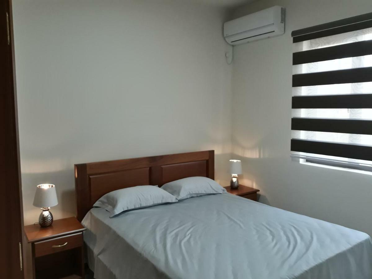 2 Bedroom Flat 15 Mins Walk From Flic En Flac Beach Exterior foto